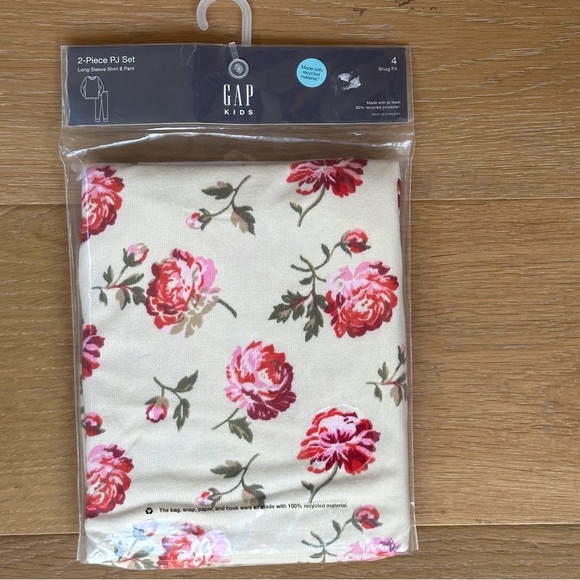 NWT GAP Kids Size 4 Pajama Set - Cream and Pink Floral - Picture 2 of 4